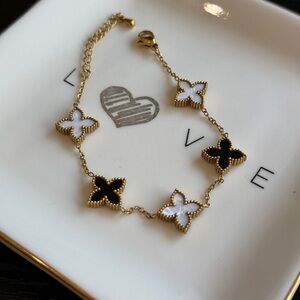 Black and White Double Sided Clover Bracelet